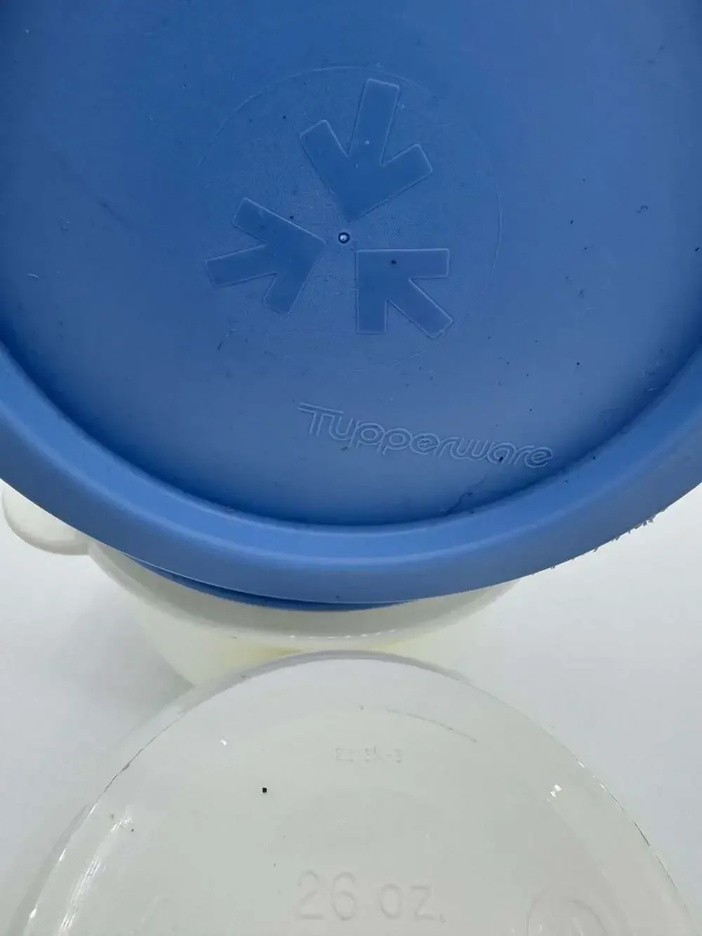 Vintage Tupperware 26 oz / 750ml White Butterfly Bowls with Blue Seals, Set of 3